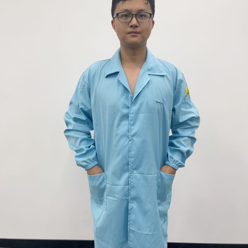  Importance of ESD Lab Coats in Maintaining a Static-Free Environment